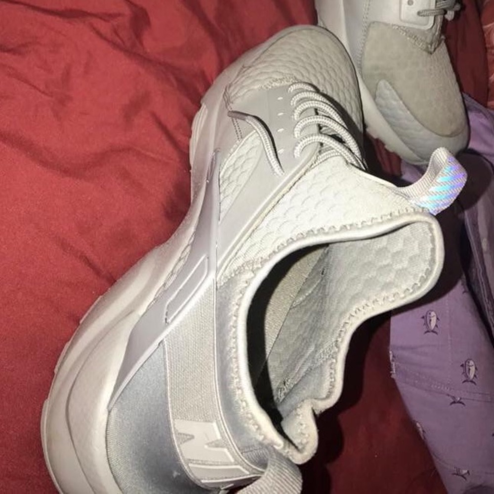 Grey Hurraches